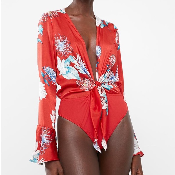 Missguided | Red Flute Sleeve Knot Front Bodysuit - Picture 3 of 8